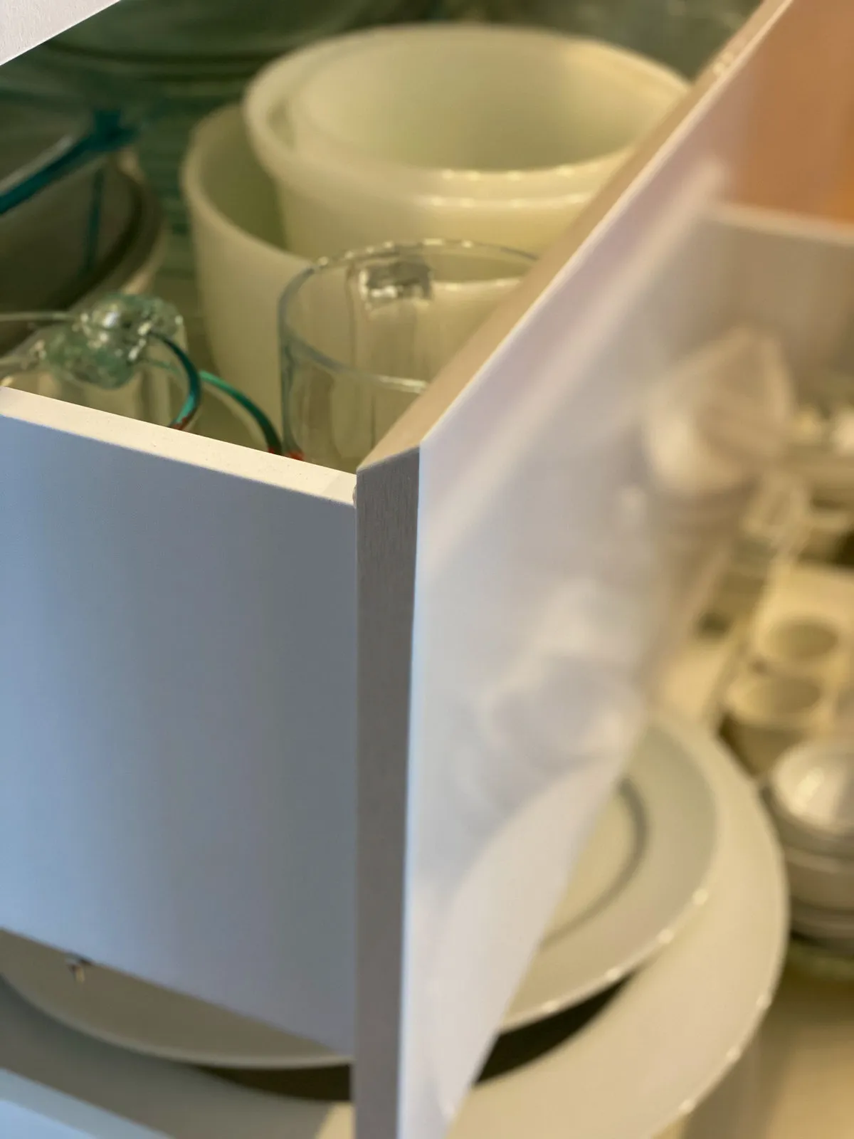 Corner cabinet detail