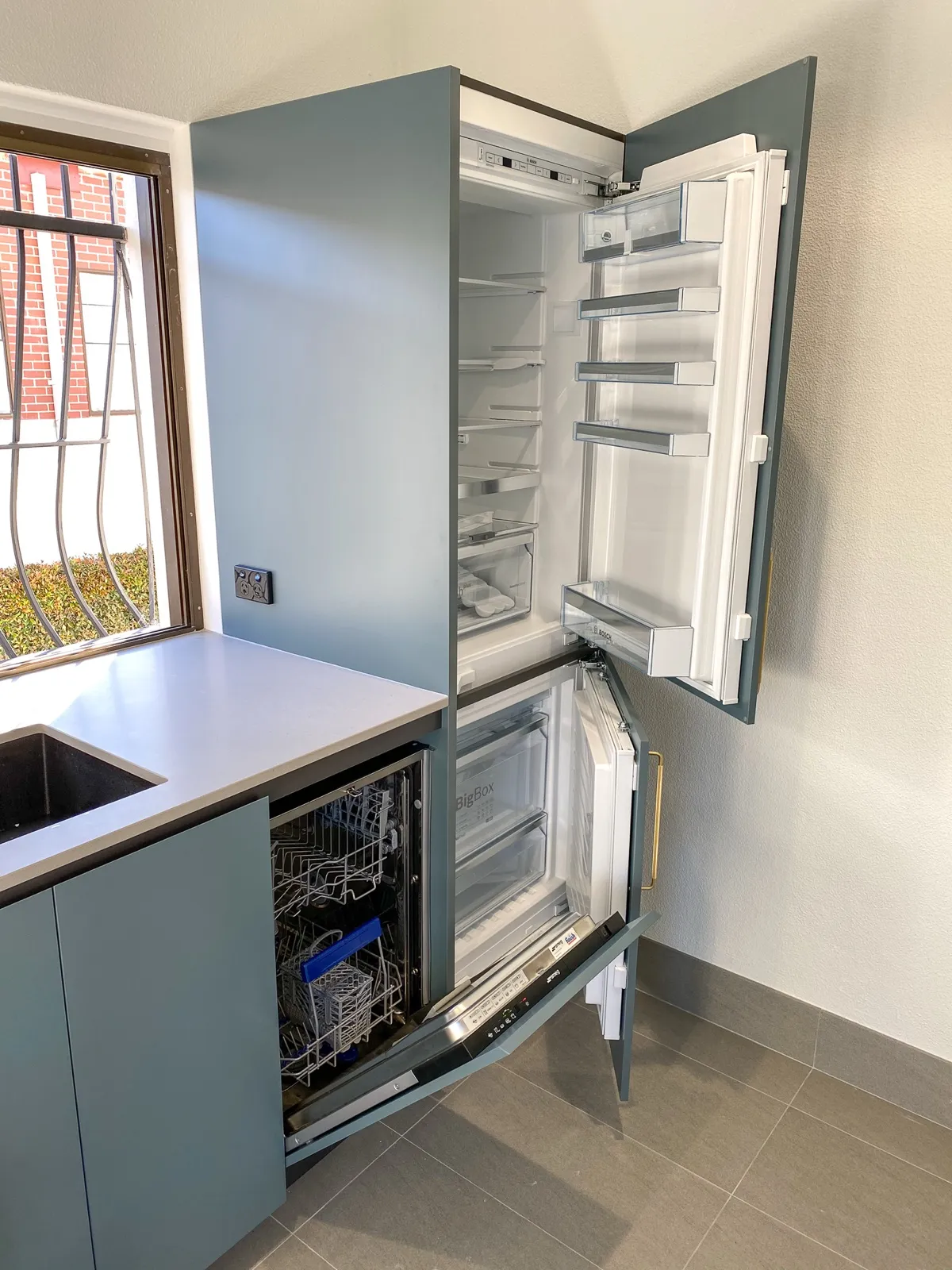 Concealed fridge and dishwasher